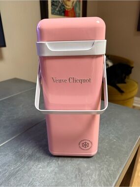 Veuve Clicquot Champagne Brut Rosé Cooler